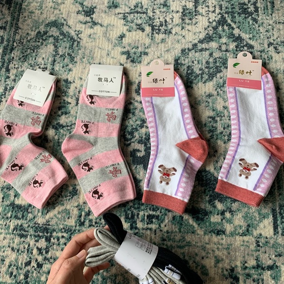 New! 7 pairs of socks - Picture 2 of 2